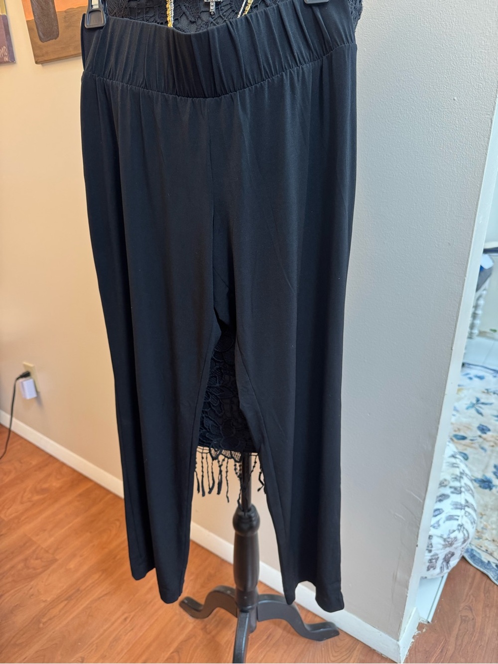 Attention ladies Black Elastic high Waist Pull-On Pants, VGC